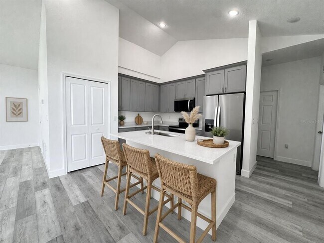 Building Photo - 13376 SW 49th Ave