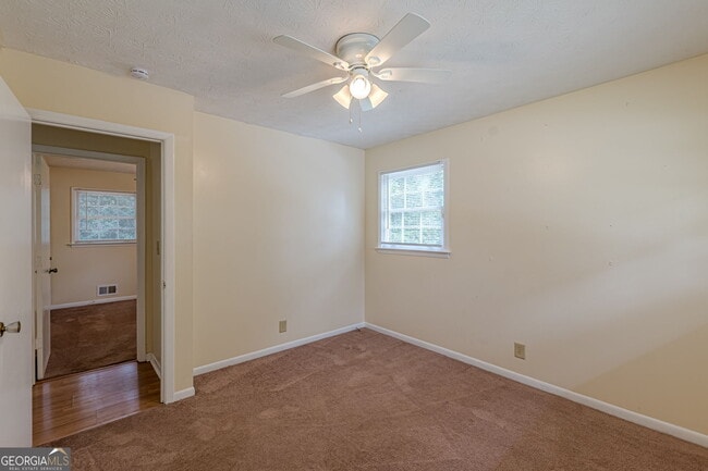 Building Photo - 828 Sheppard Way