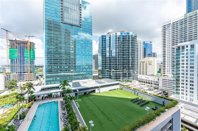 Building Photo - 1300 Brickell Bay Dr