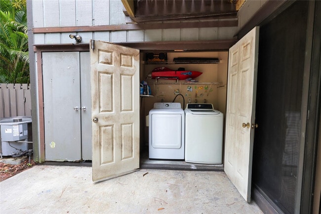 Building Photo - 1544 39th Ave