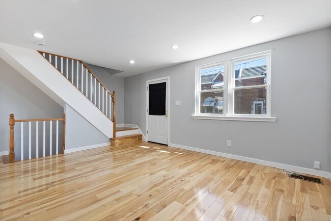 Building Photo - Wow! South Philly Modern 3 Bed 2 Bath Home! Yard! Central Air! W/D! H/W Floors! Gorgeous!