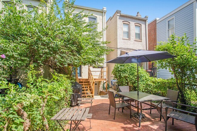 Building Photo - Charming Capitol Hill House| Don't miss the 3D-TOUR!
