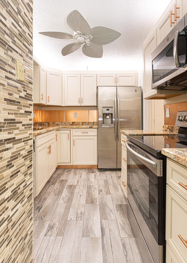 Building Photo - 202 Sparrow Dr