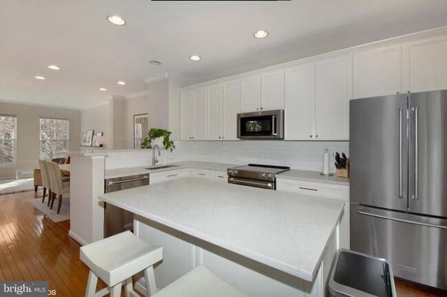 Building Photo - 5427 Chieftain Cir