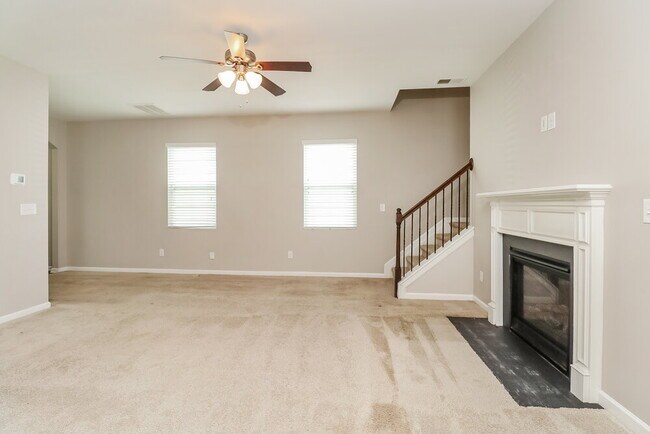 Building Photo - 516 Knothole Ln