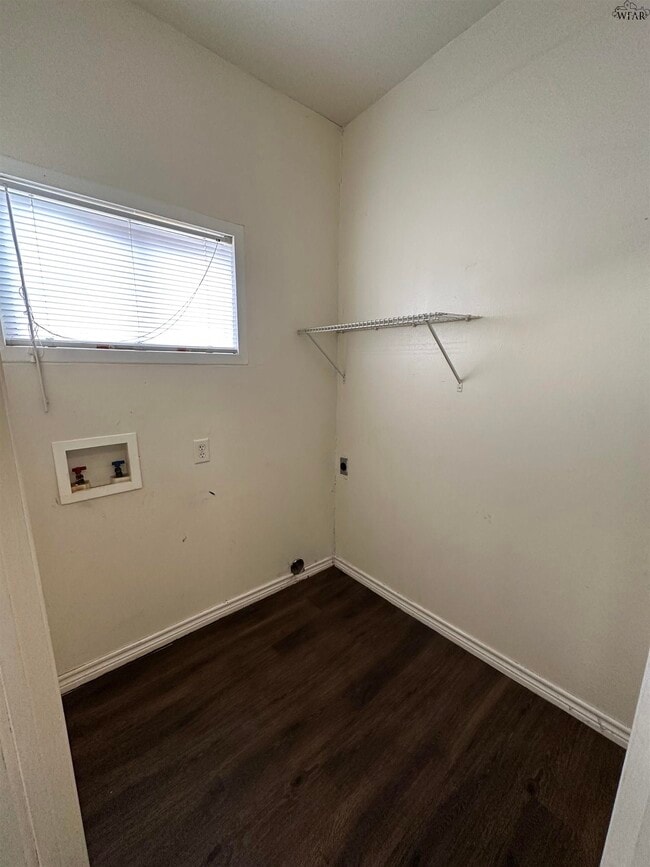 Building Photo - 2012 Monroe St