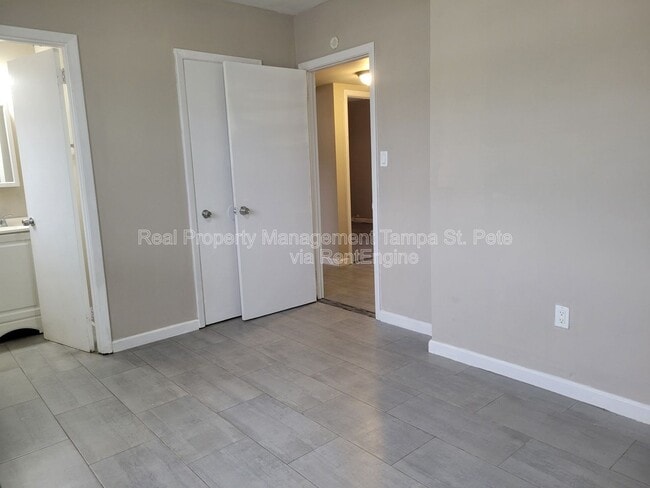 Building Photo - 3001 E Jean St