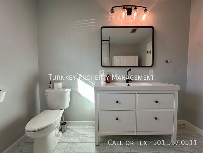 Building Photo - 708 N Charles St