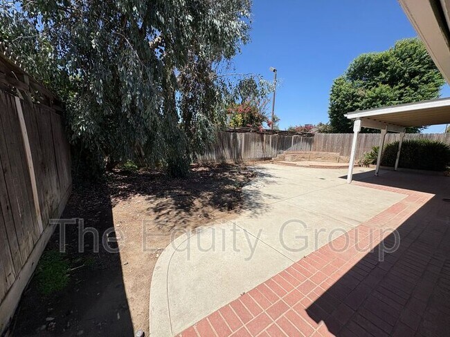 Building Photo - 1931 S Stevenson Ct