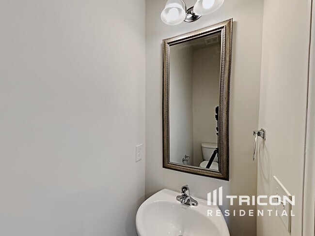 Building Photo - 937 Dawsons Park Wy