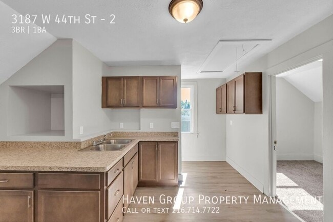 Building Photo - 3187 W 44th St