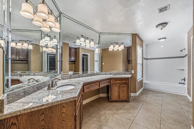 Building Photo - 11510 Pagoda Dr