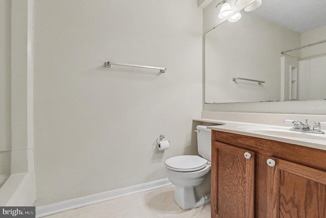 Building Photo - 15067 Maple Glen Ct