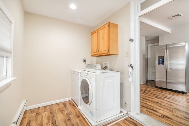 Building Photo - 429 S Pitt St