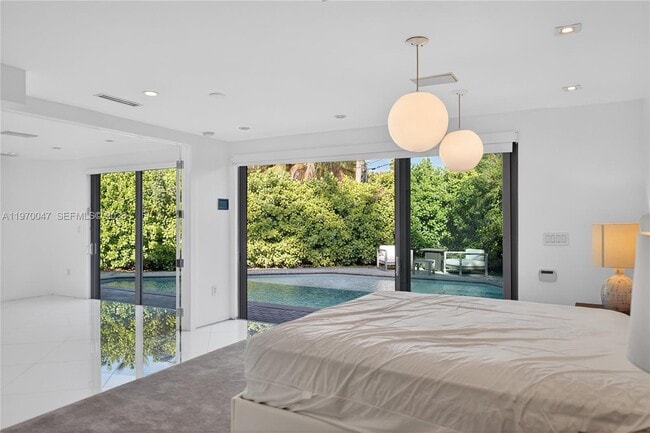 Building Photo - 1000 N Shore Dr