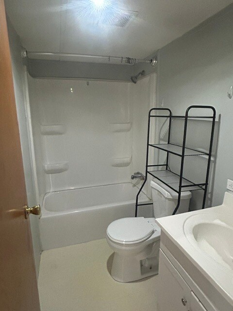 Building Photo - 315 Judith Ln