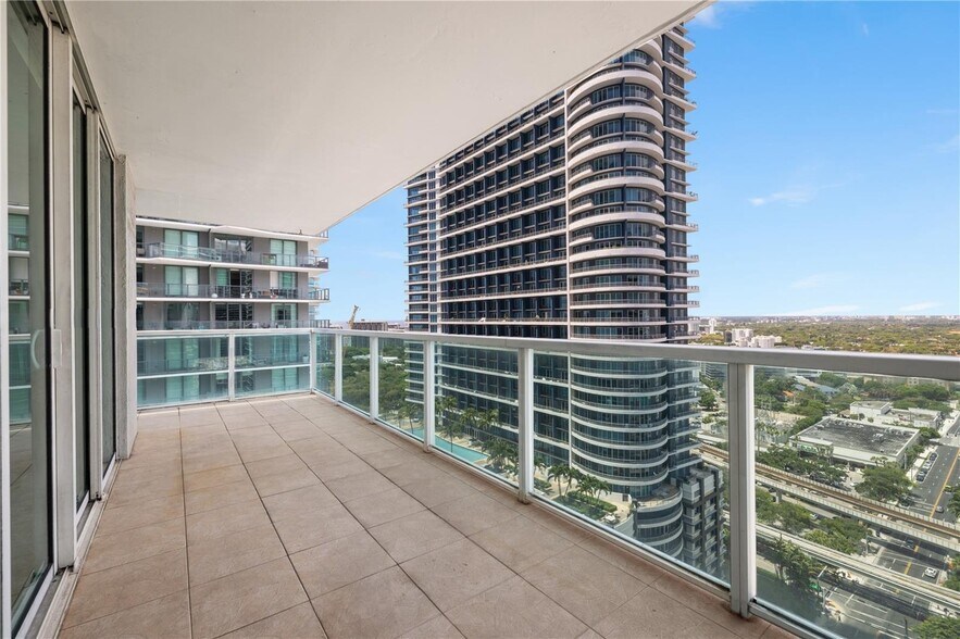 Building Photo - 1250 S Miami Ave