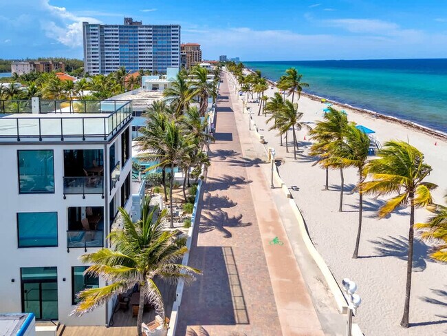 Building Photo - 321 Wilson St