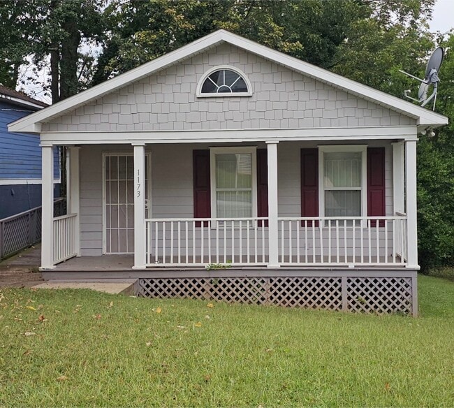 Primary Photo - 1173 Moton Ave SW