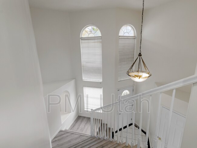 Building Photo - 3211 S 945 E