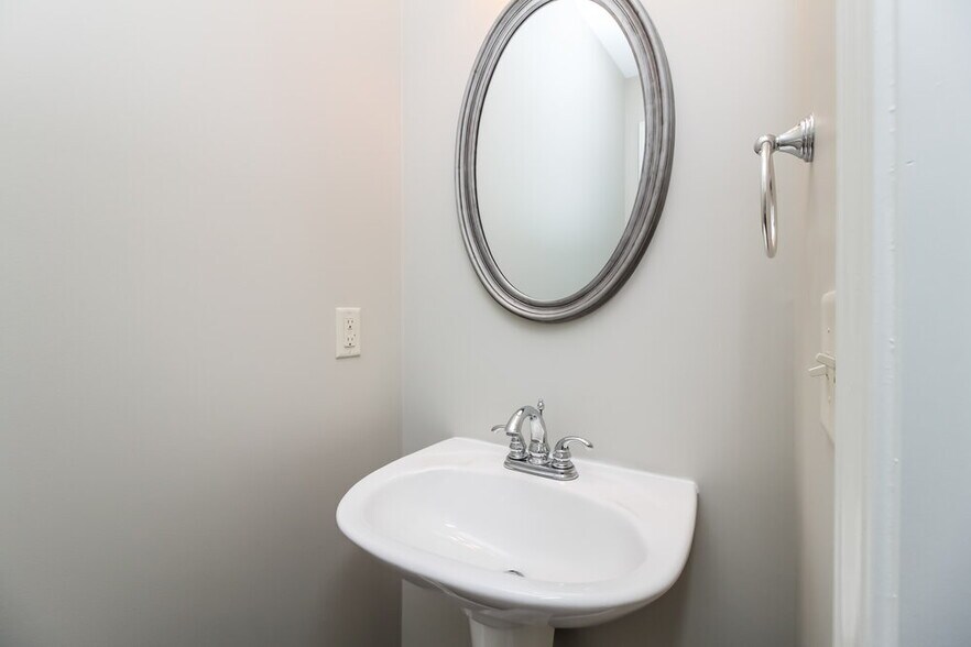 Building Photo - 226 Ascott Ln