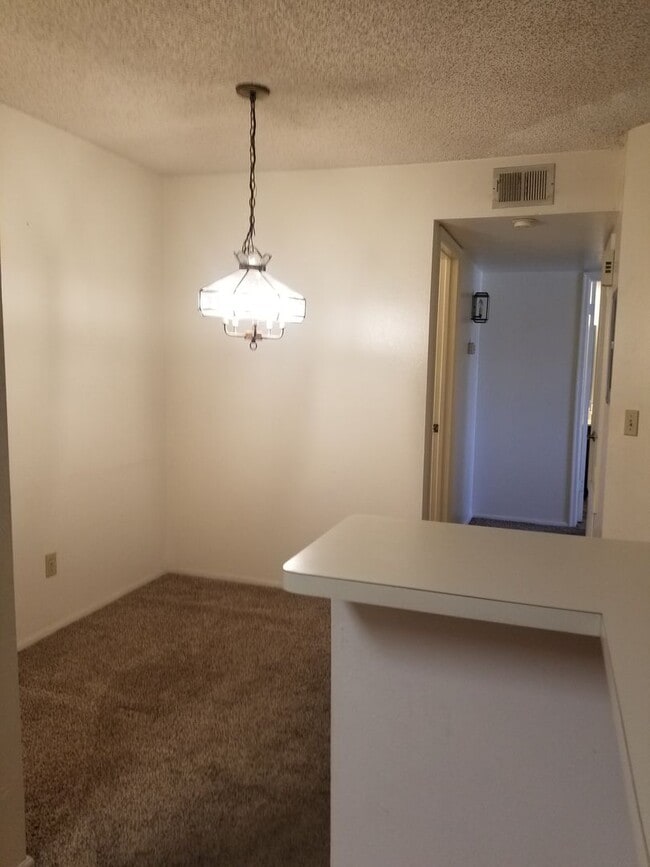 Building Photo - AVAILABLE NOW 2 BEDROOM 2 BATH CONDO WOODG...