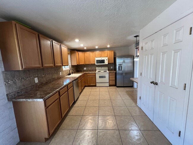 Building Photo - 5981 N Sebba Pl