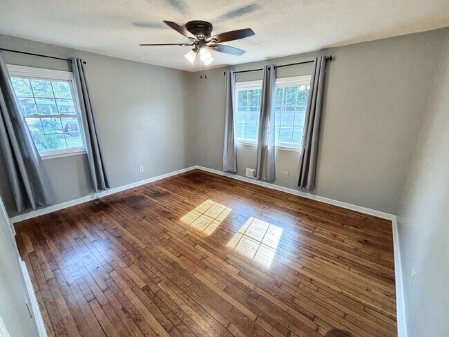 Building Photo - Spacious 3 BR/2 BA in Powder Springs!
