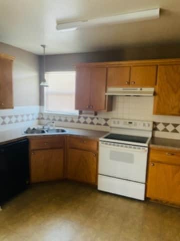 Building Photo - 306 Sumac Trail