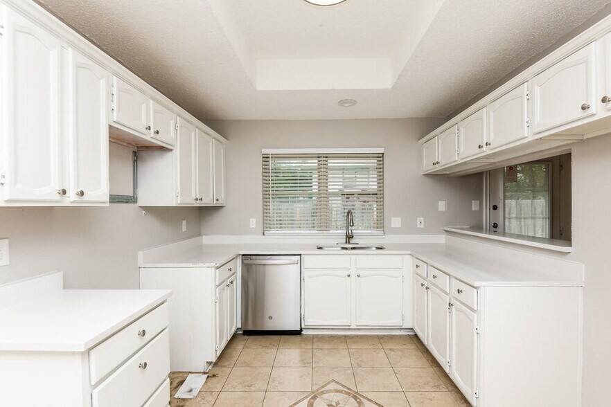 Building Photo - 2119 Belmont Park Dr