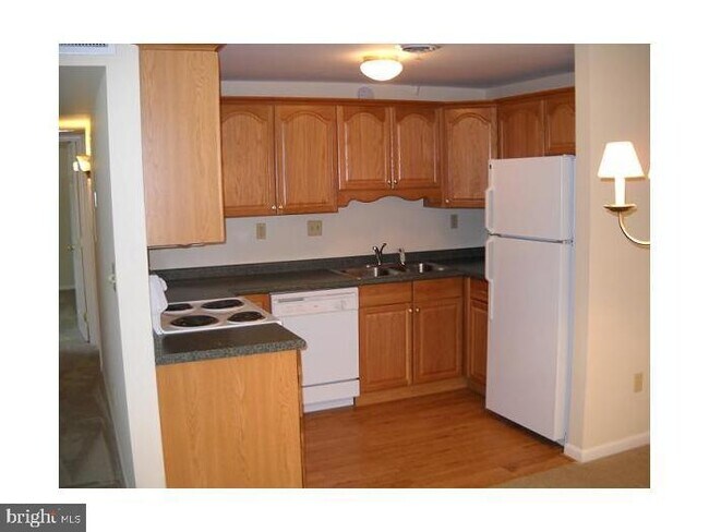 Building Photo - 203 Gale St