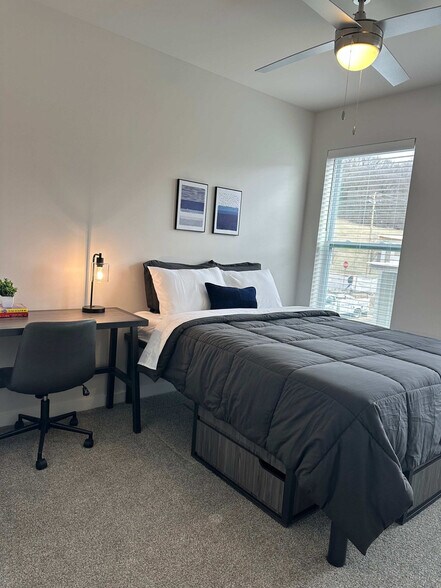 Building Photo - 2746 Central Pkwy