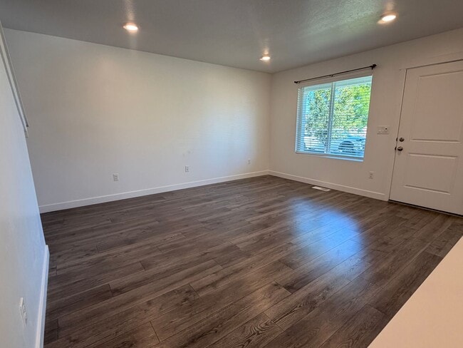 Building Photo - 434 W 1820 S