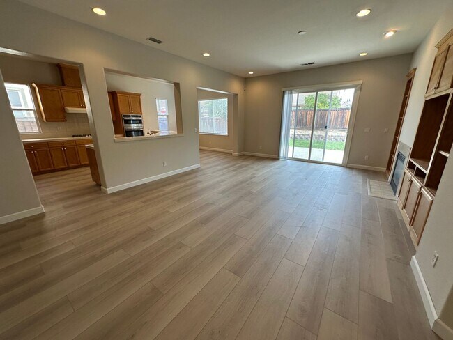 Building Photo - 5592 Plumbridge Way