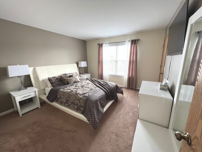 Building Photo - 1327 Fox Chase Dr