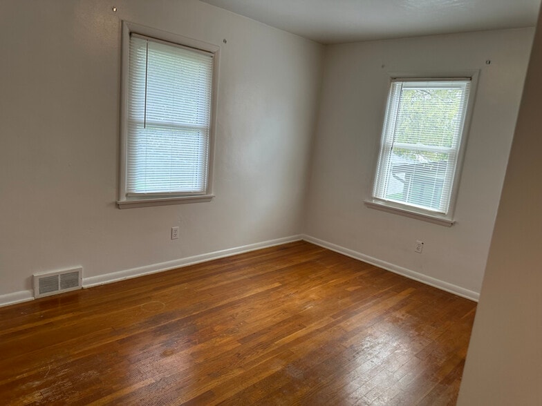 Building Photo - 622 Barmore Ave