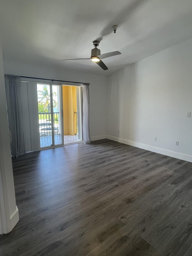 Building Photo - 160 Yacht Club Way