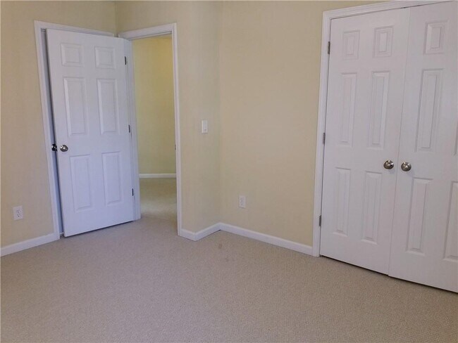Building Photo - 3363 Stoneham Dr NW