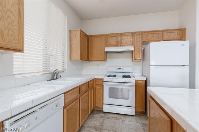 Building Photo - 787 Rise Canyon Dr