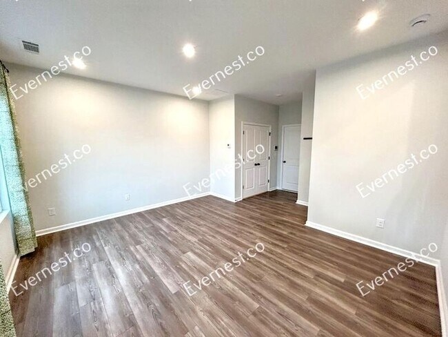 Building Photo - 2671 Whistler Wy NE