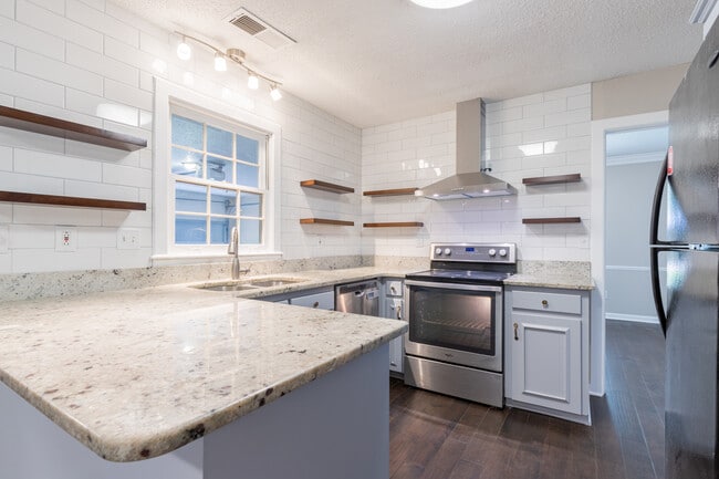 Building Photo - 8501 Buckthorn Dr