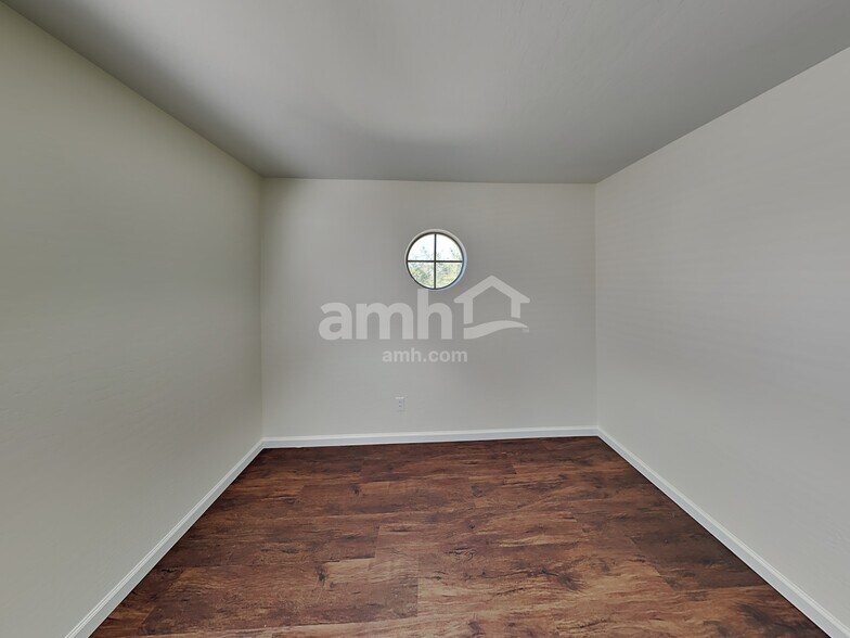 Building Photo - 2619 W Bartlett Way