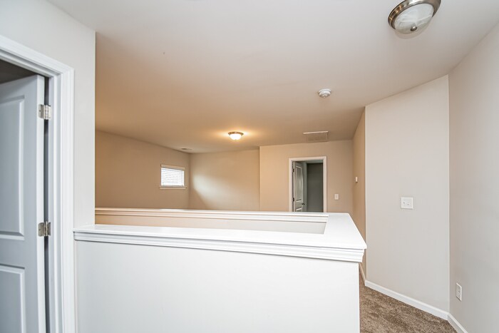 Building Photo - 428 Hawkeye Ct