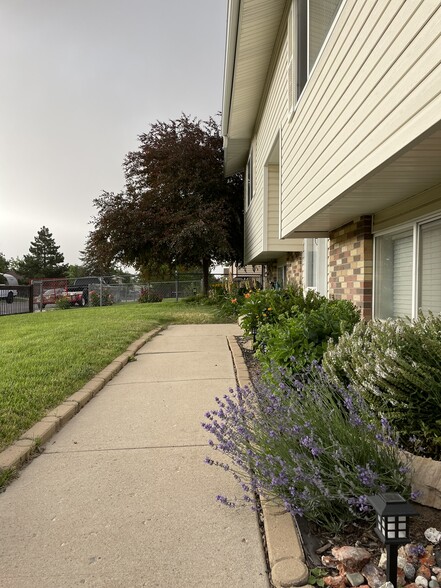 Building Photo - 5627 S Sarah Jane Dr