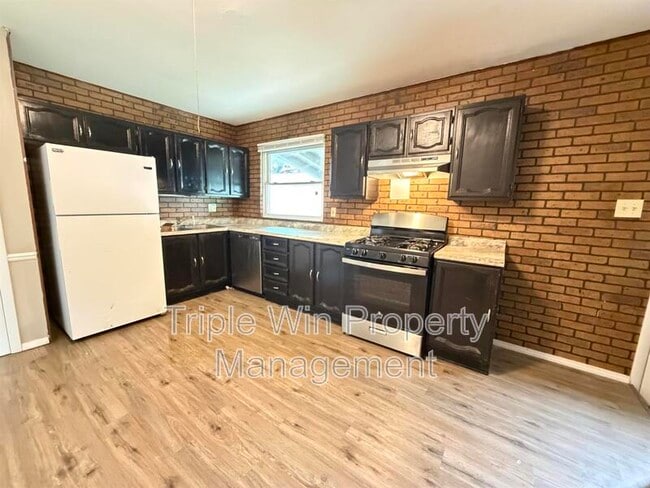 Building Photo - 3015 Matlock Dr