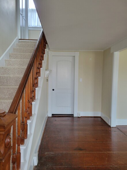 Building Photo - 106 Emerson Ave