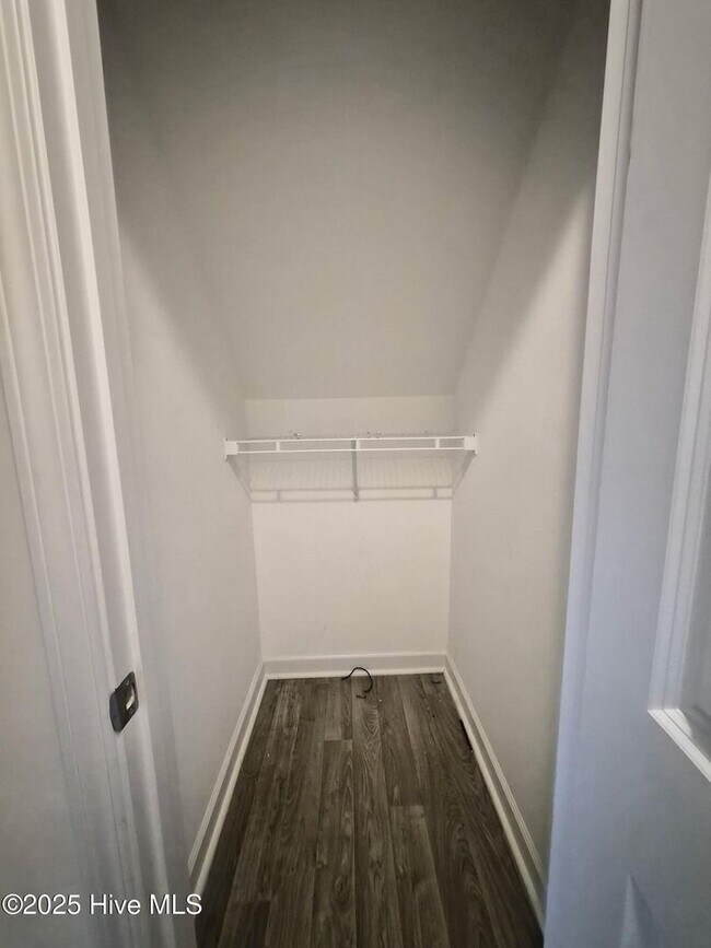 Building Photo - 616 Riggs Rd