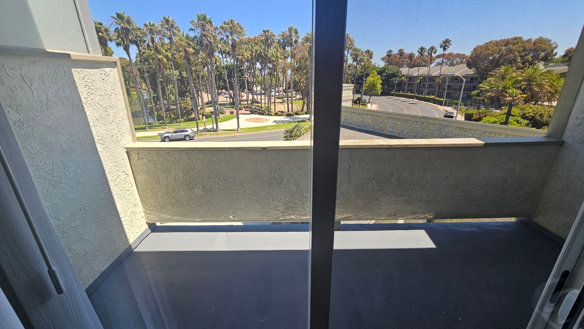 Building Photo - 647 Ocean View Dr