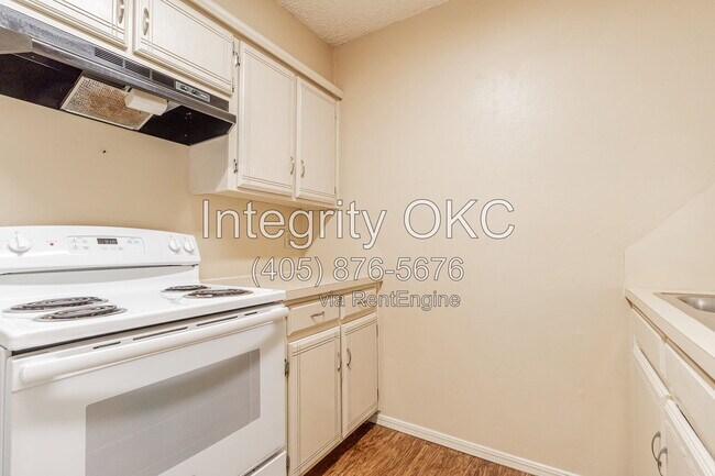 Building Photo - 618 Welston Cir