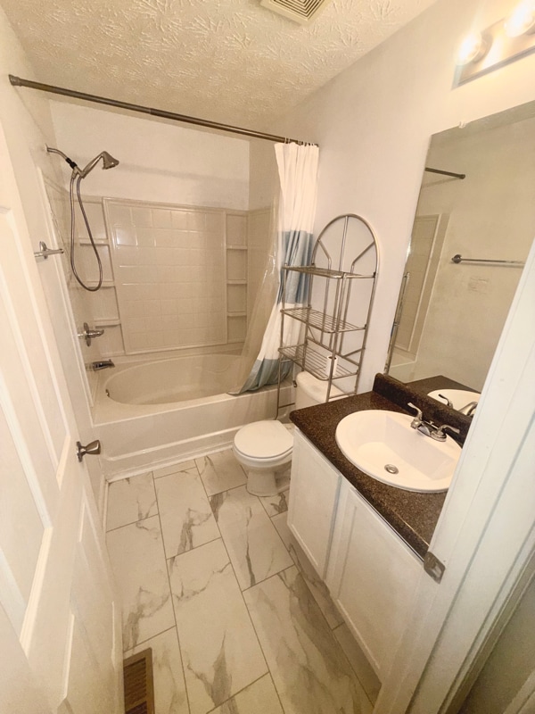 Building Photo - 2418 Piering Dr